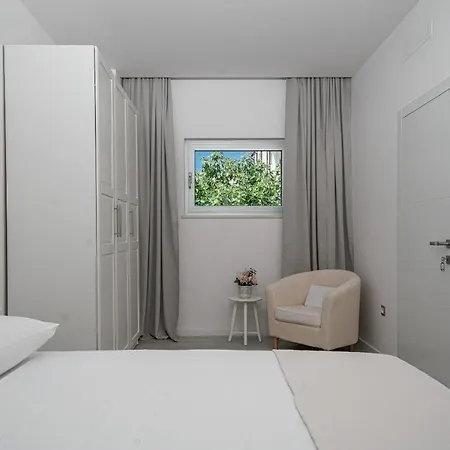Perla Luxury *